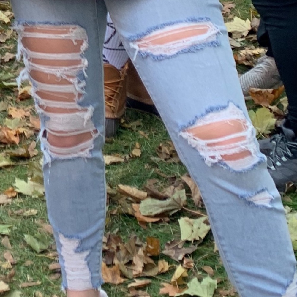 Ripped American Eagle Jeans!!!